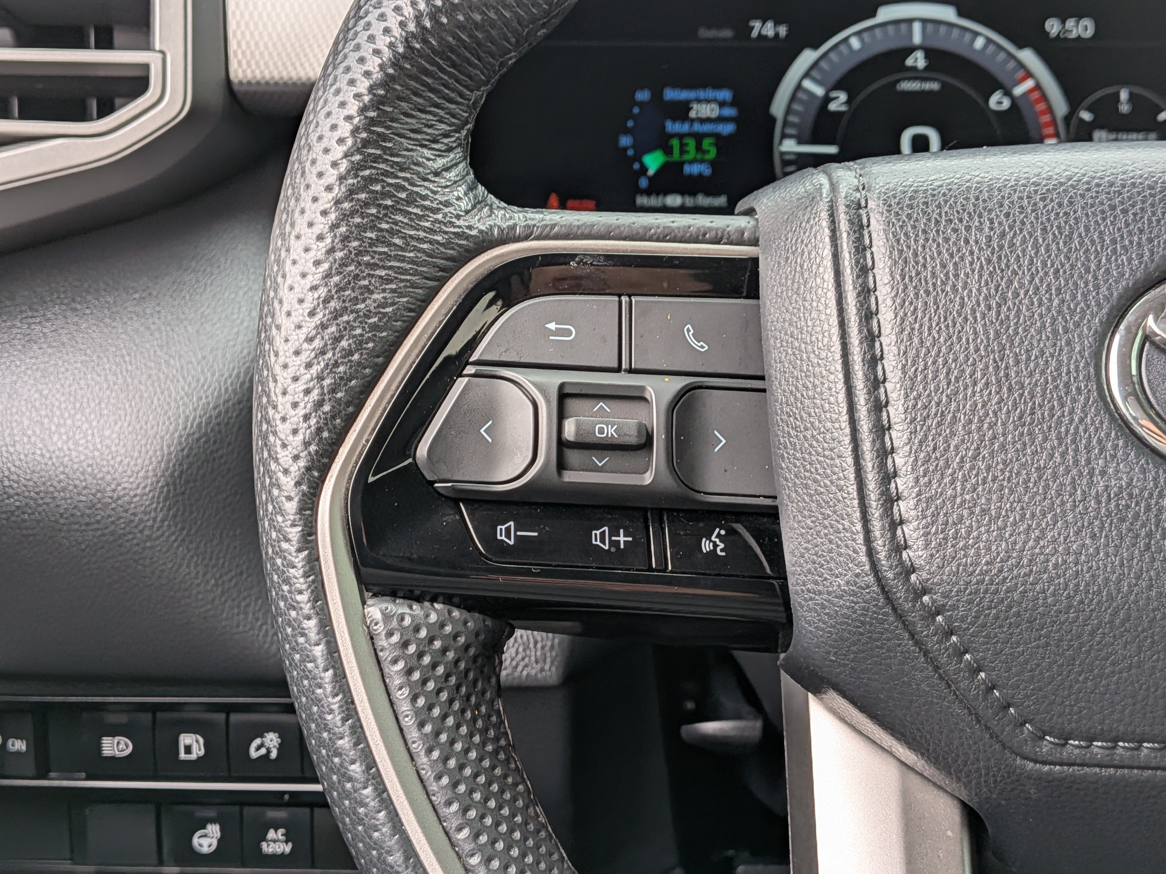 Used 2024 Toyota Tundra Limited AWD/4WD image 35