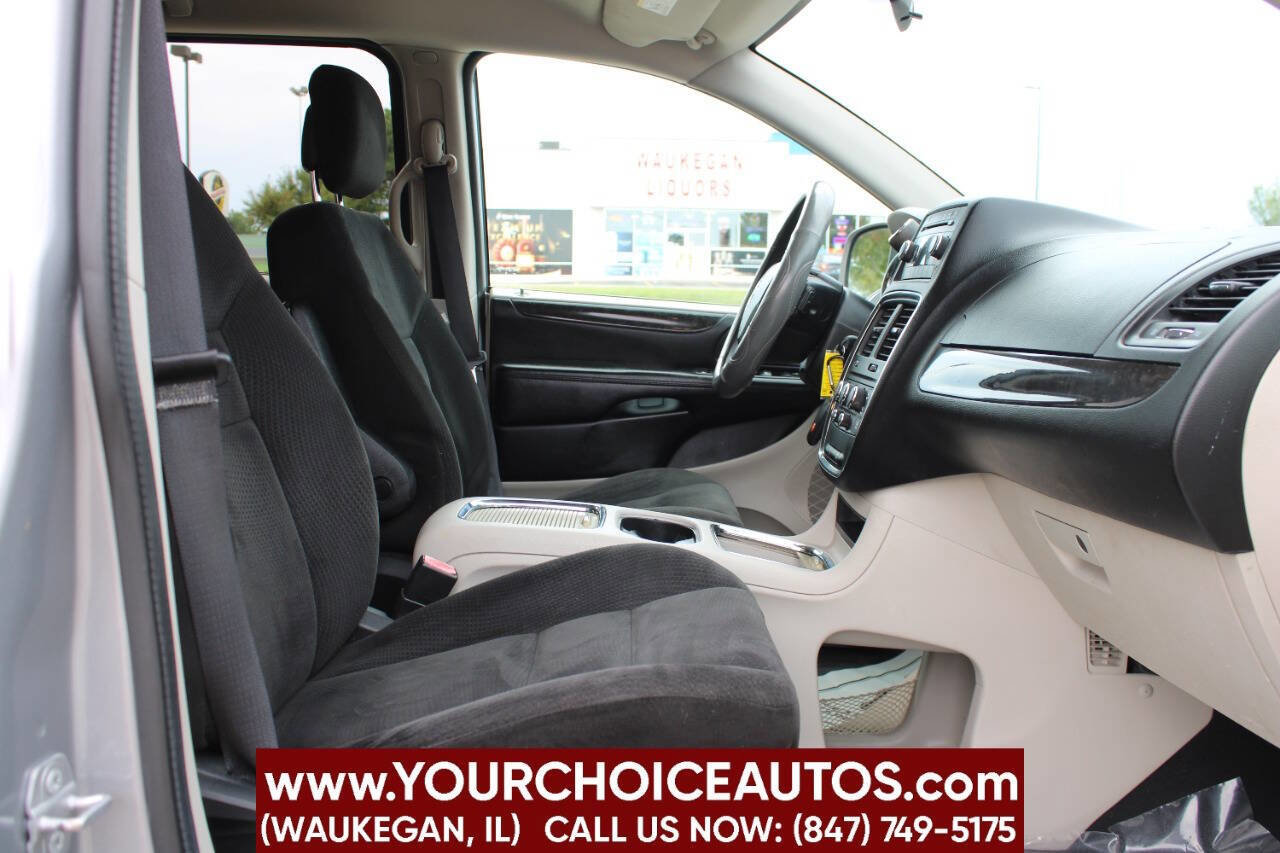 Used 2015 Dodge Grand Caravan SXT image 16