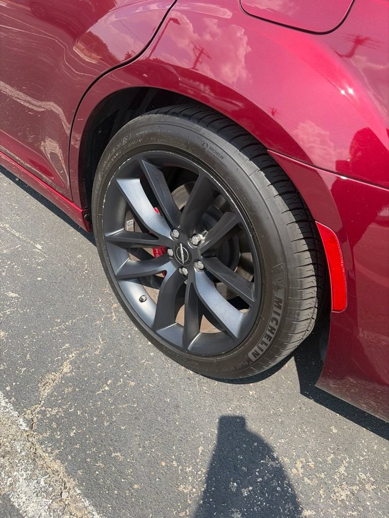 Used 2023 Chrysler 300 C RWD image 7