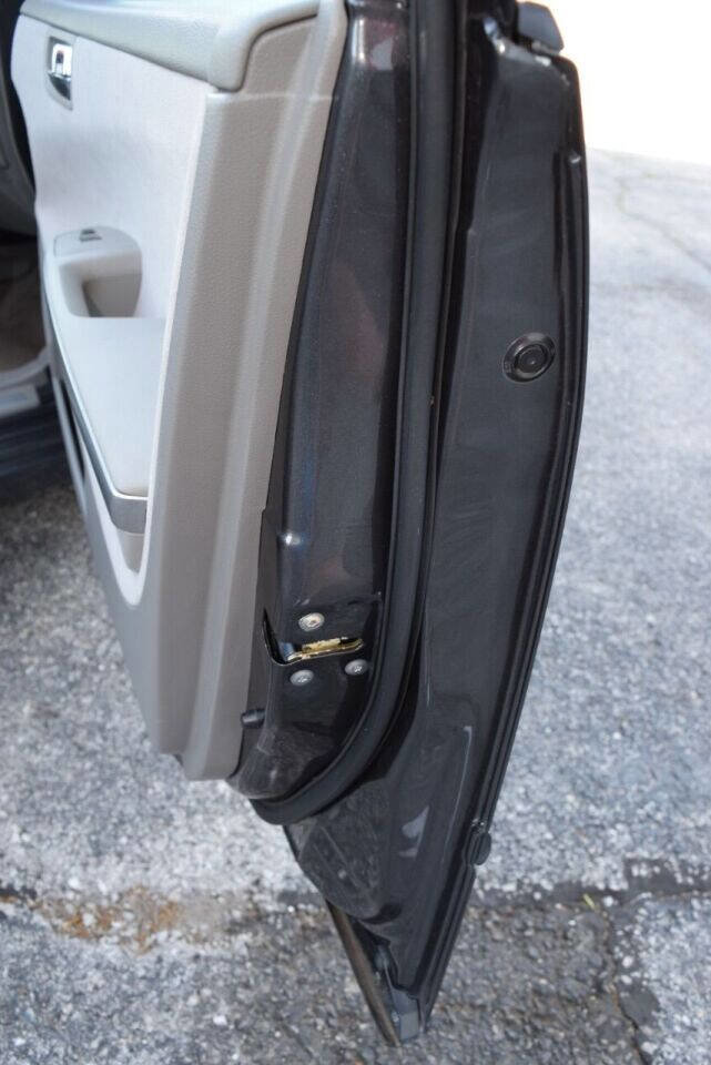 Used 2005 Nissan Maxima 3.5 SE image 46