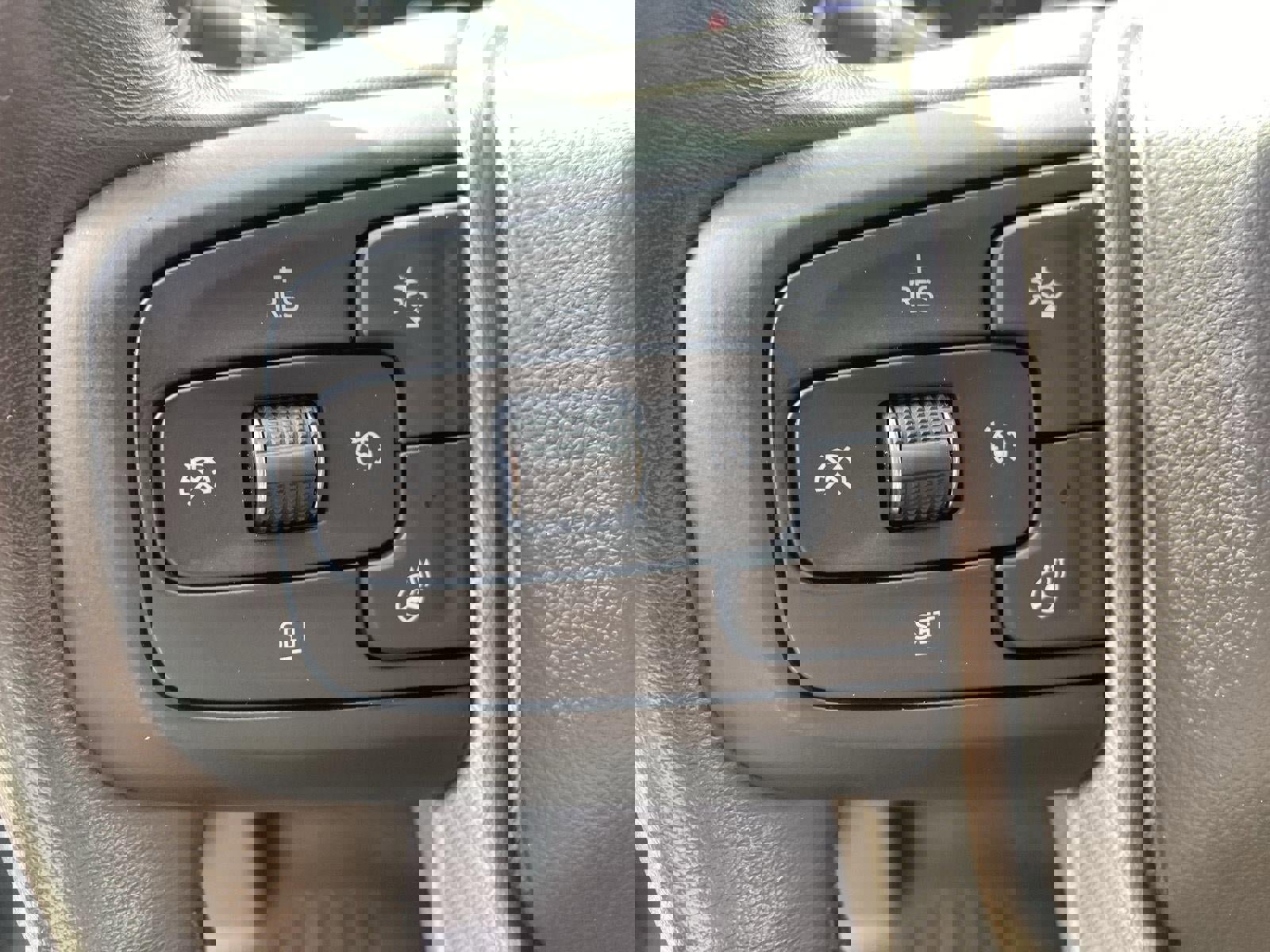 Used 2021 GMC Yukon Denali w/ Denali Premium Package image 44