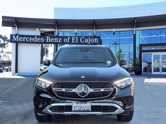 Used 2025 Mercedes-Benz GLC 300 image 2