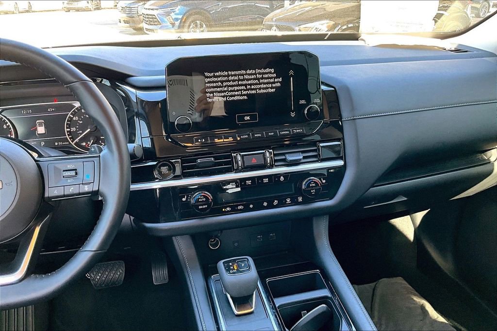 Used 2025 Nissan Pathfinder SL image 9