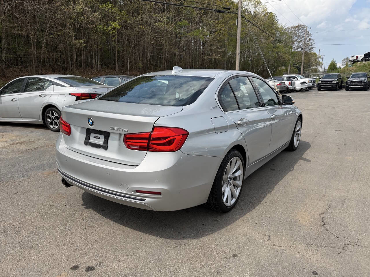 Used 2017 BMW 330e image 5
