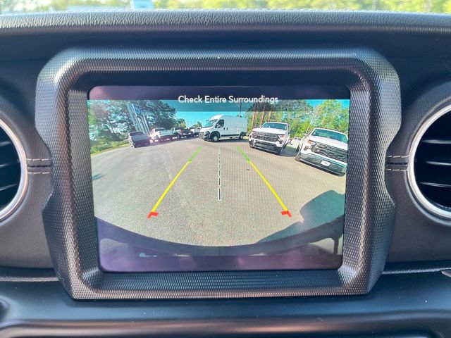 Used 2021 Jeep Wrangler Unlimited Sahara w/ Dual Top Group AWD/4WD image 31