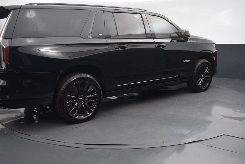 Certified 2023 Cadillac Escalade ESV V w/ Heavy-Duty Trailer Package AWD/4WD image 6