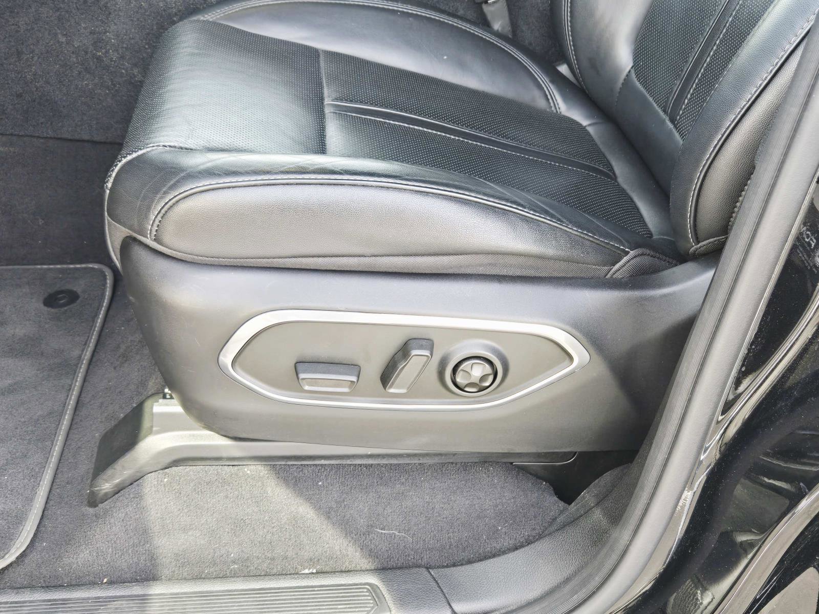 Used 2024 Jeep Wagoneer L 4WD w/ Premium Group I image 46