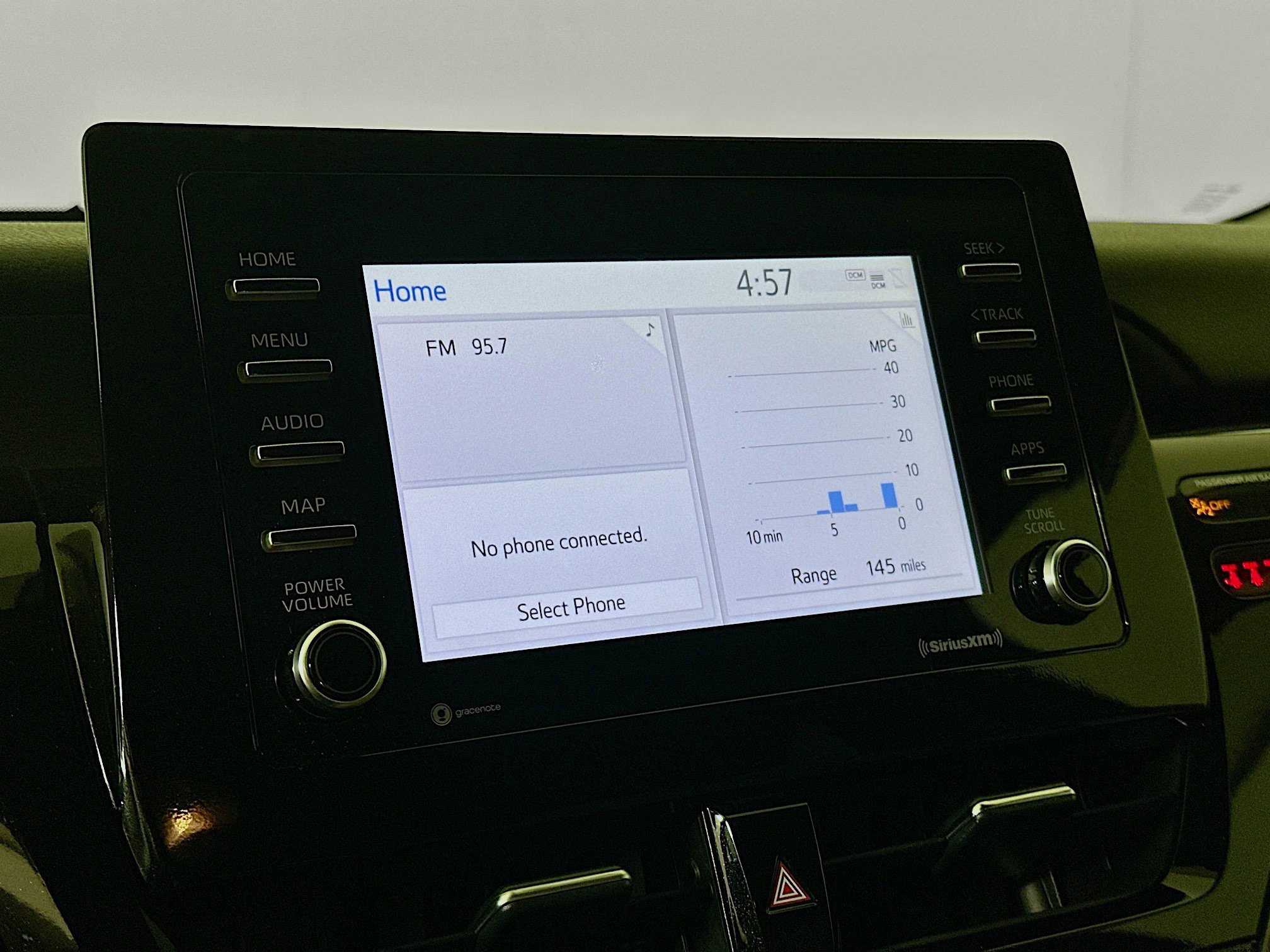 Used 2023 Toyota Camry SE image 19