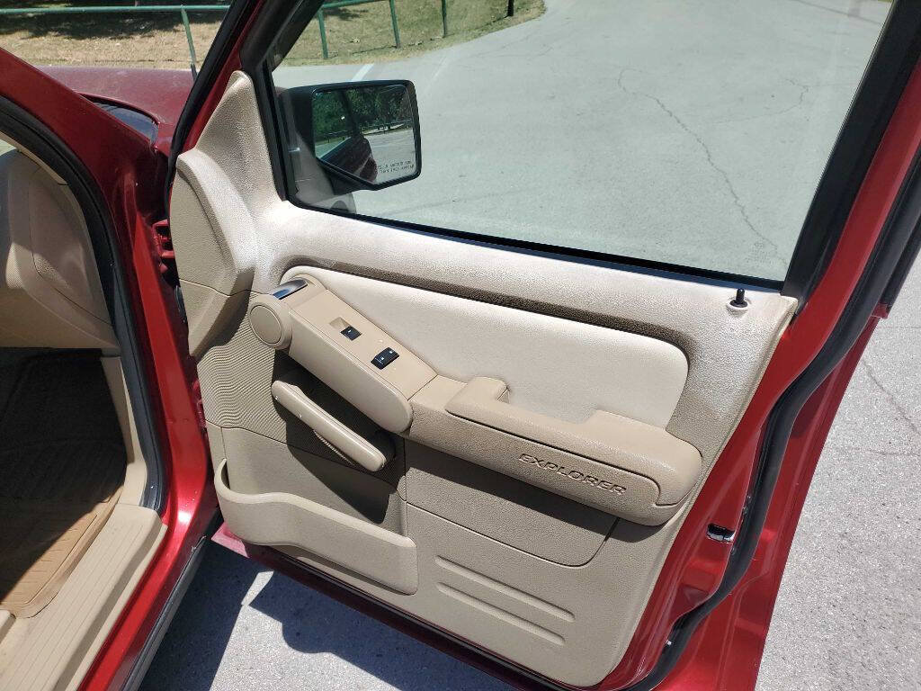 Used 2007 Ford Explorer XLT RWD image 25