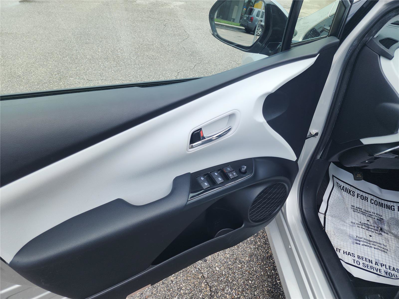 Used 2017 Toyota Prius Prime Advanced FWD image 17