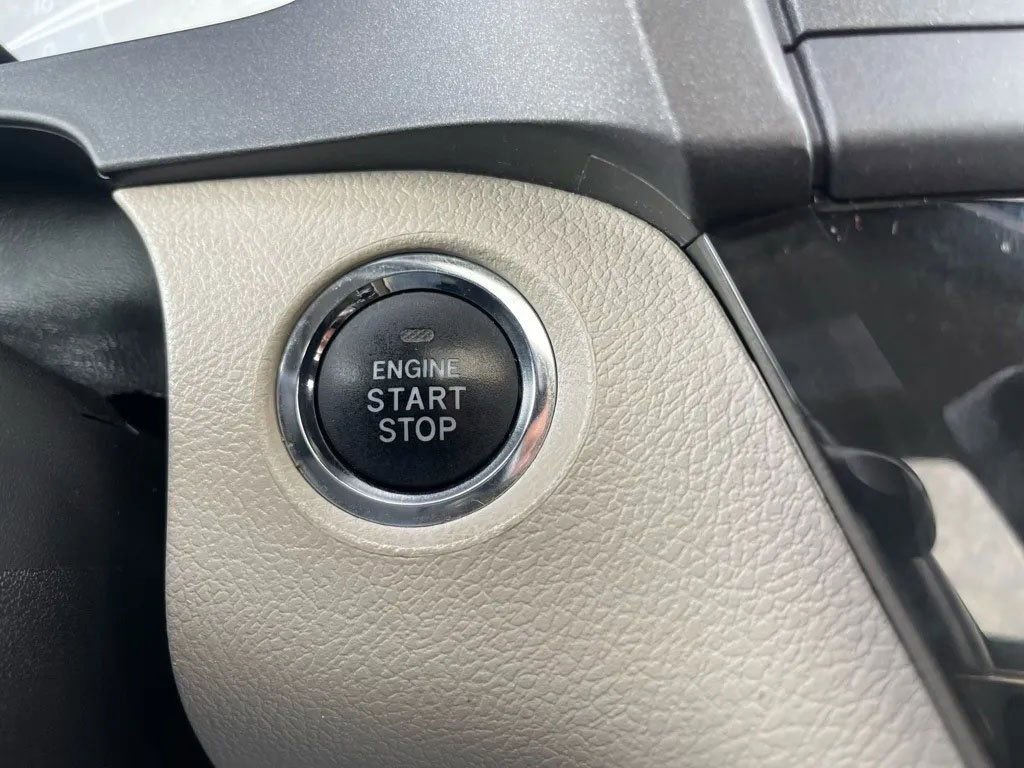 Used 2019 Toyota Sienna XLE image 26