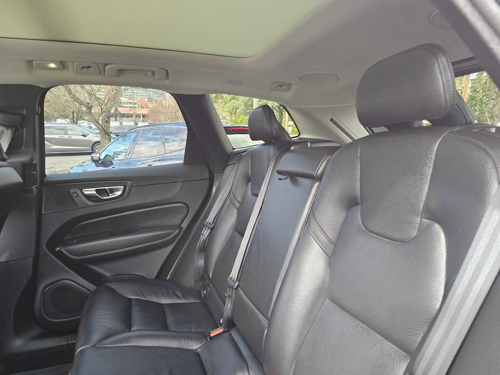 Certified 2025 Volvo XC60 T8 Plus w/ Protection Package Premier image 18
