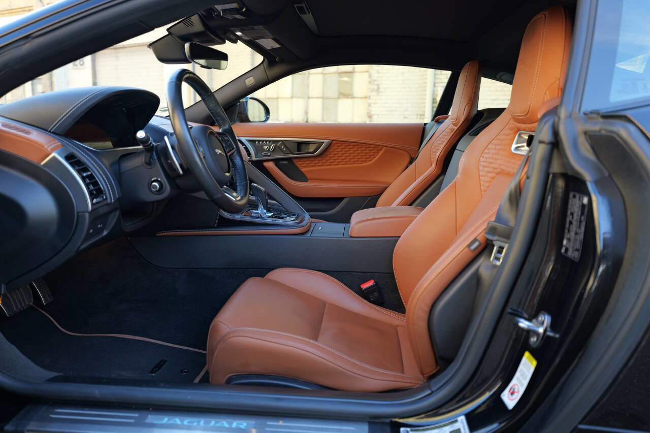 Used 2021 Jaguar F-TYPE R image 68