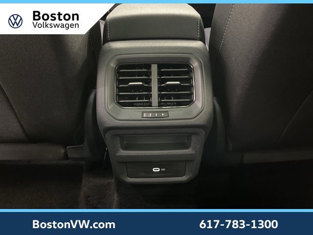 Used 2025 Volkswagen Taos SE image 20