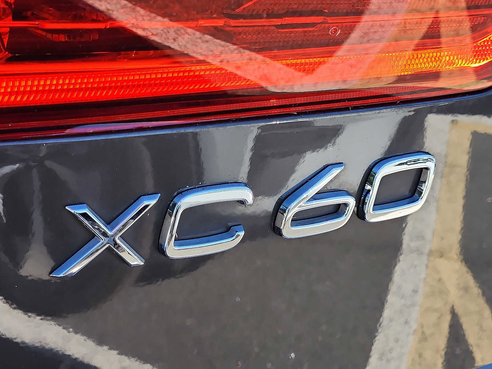 Certified 2023 Volvo XC60 B6 Ultimate w/ Protection Package Premier AWD/4WD image 28
