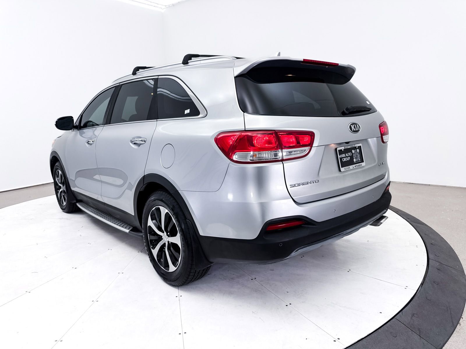 Used 2018 Kia Sorento EX image 16