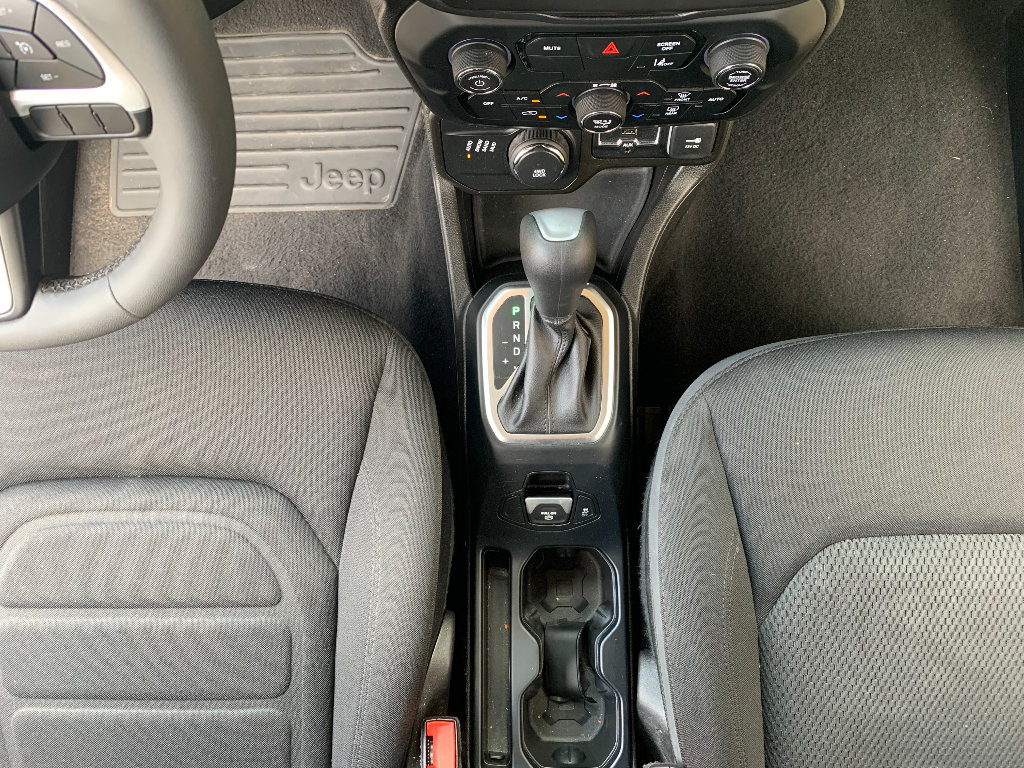 Used 2021 Jeep Renegade Latitude AWD/4WD image 17
