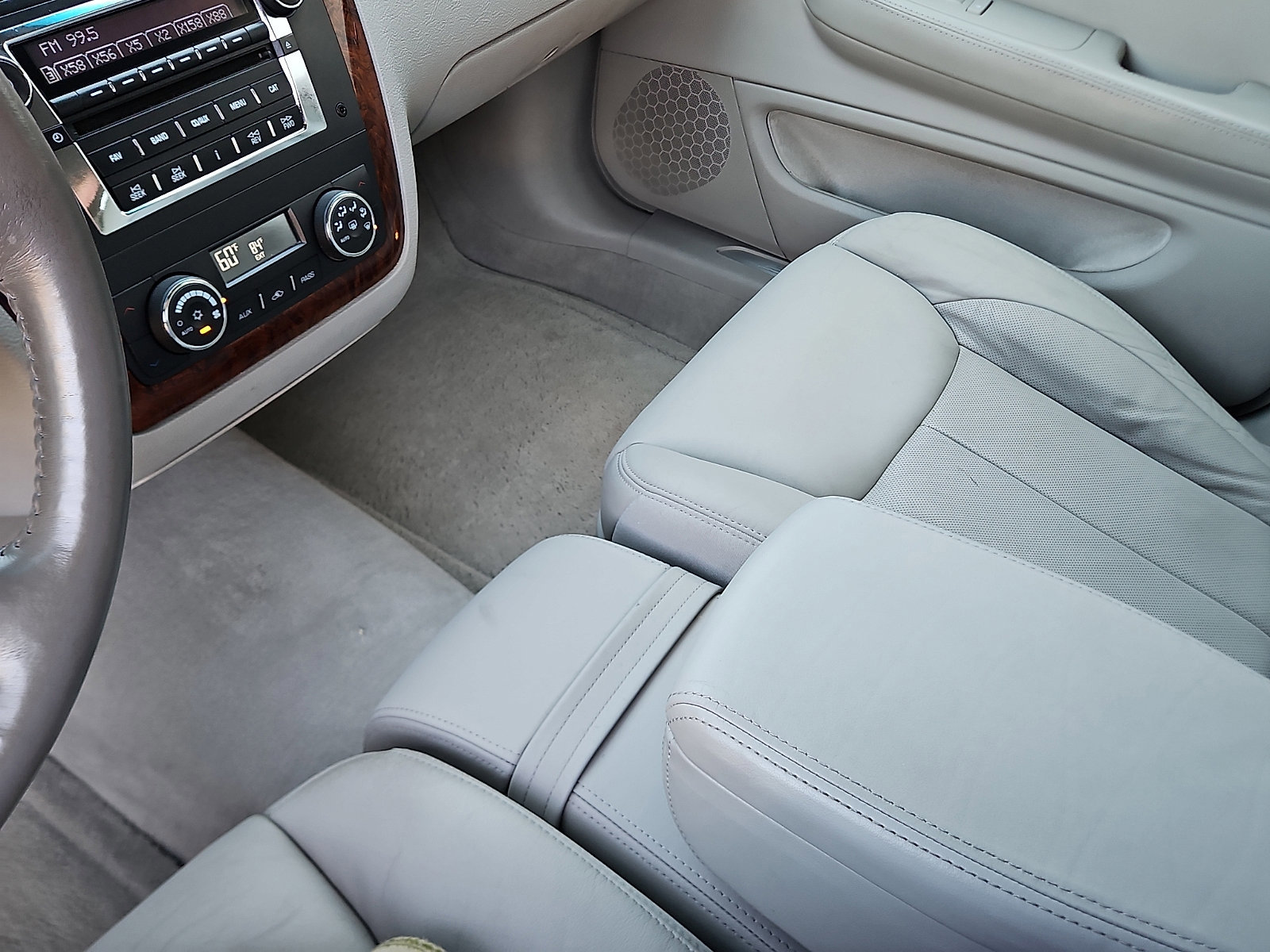 Used 2006 Cadillac DTS w/ Sun And Sound Package image 20