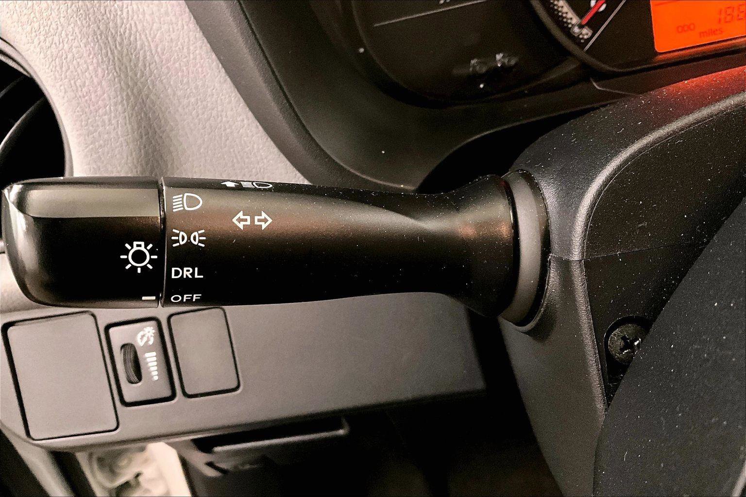 Used 2016 Toyota Yaris LE image 30