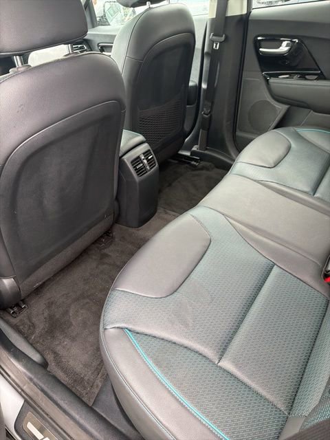 Used 2022 Kia Niro EX Premium w/ Cold Weather Package image 8