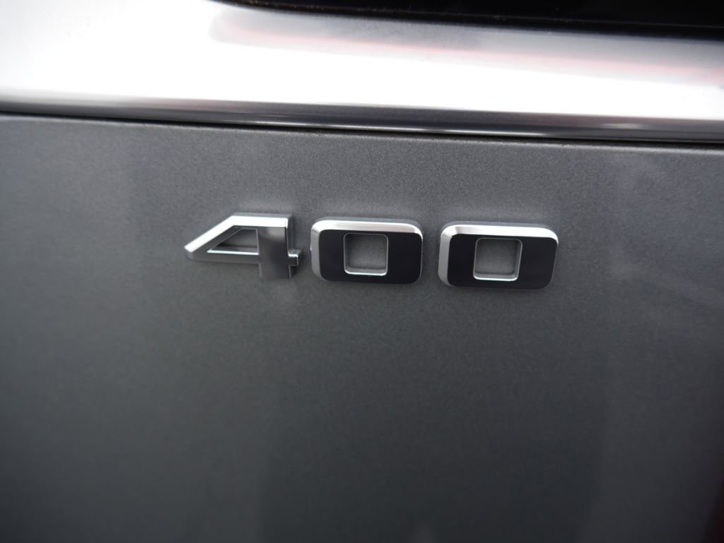 Used 2024 Cadillac XT6 Premium Luxury w/ Technology Package image 12