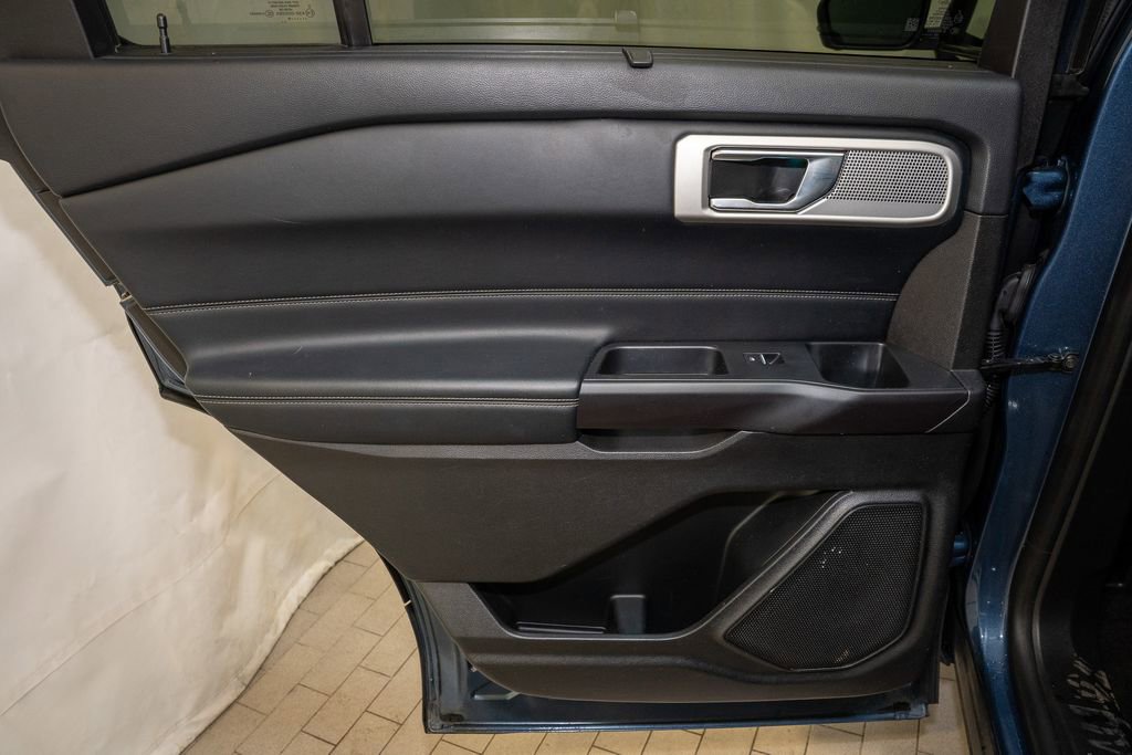 Used 2020 Ford Explorer Limited w/ Class III Trailer Tow Package image 12