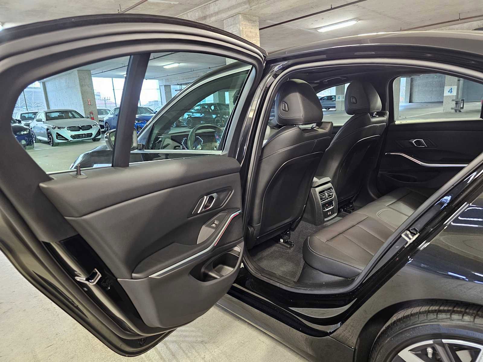 Used 2025 BMW 330i xDrive 330i xDrive w/ Premium Package image 35