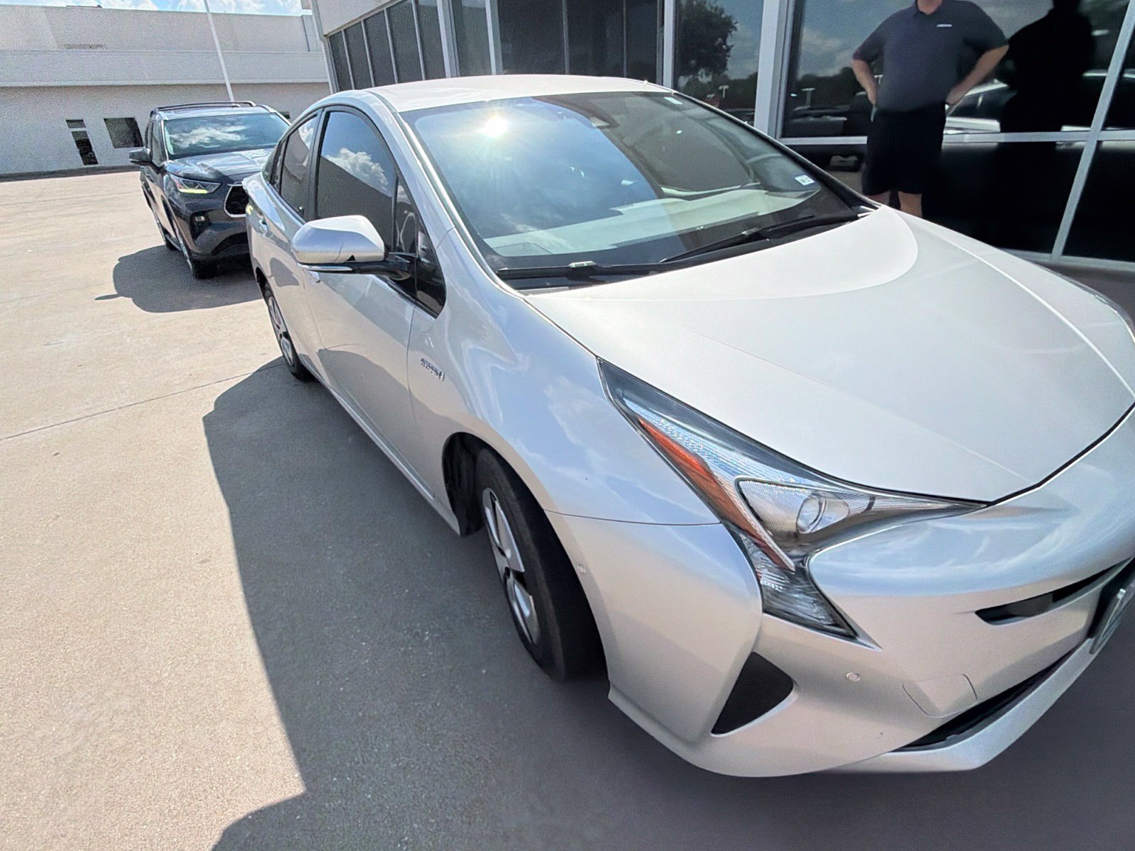 Used 2017 Toyota Prius Four FWD image 3