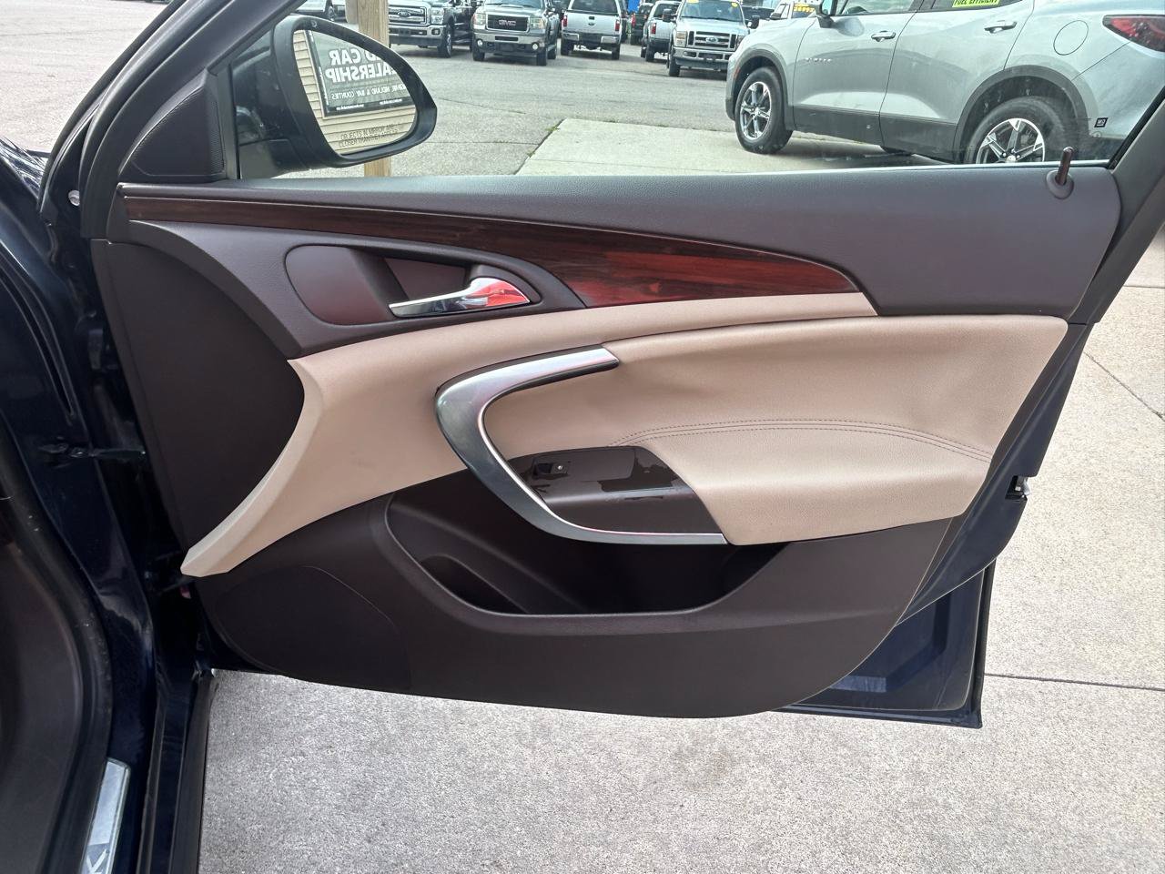 Used 2011 Buick Regal CXL FWD image 16