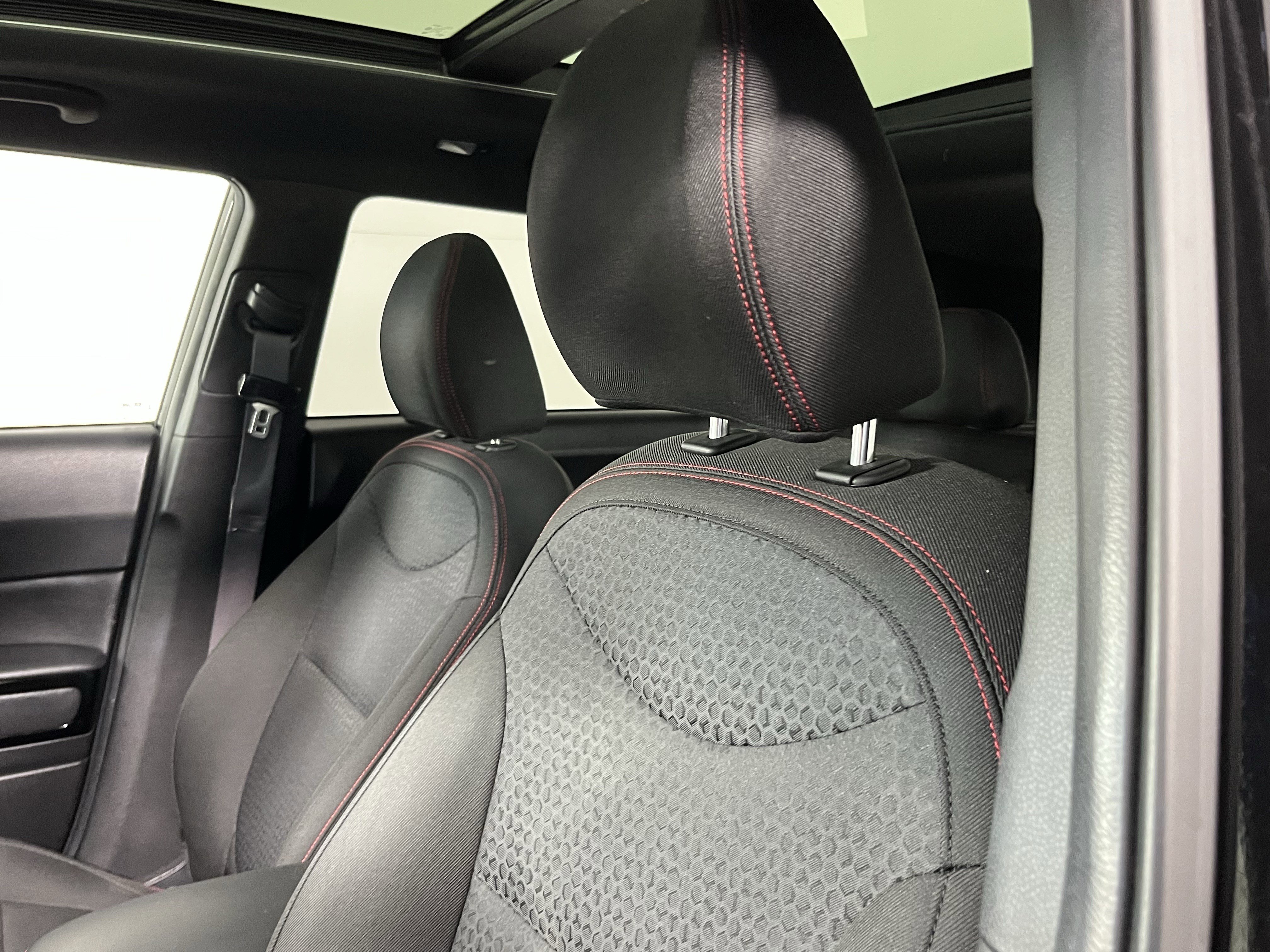 Used 2015 Kia Soul + image 17