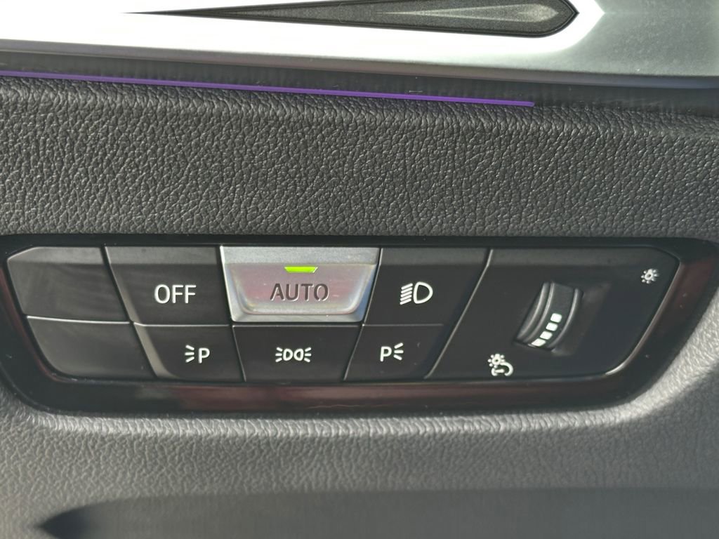 Used 2023 BMW M440i Convertible w/ Premium Package image 26