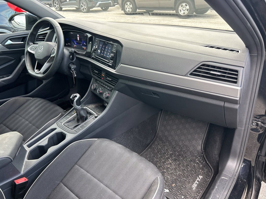 Used 2024 Volkswagen Jetta Sport FWD image 34