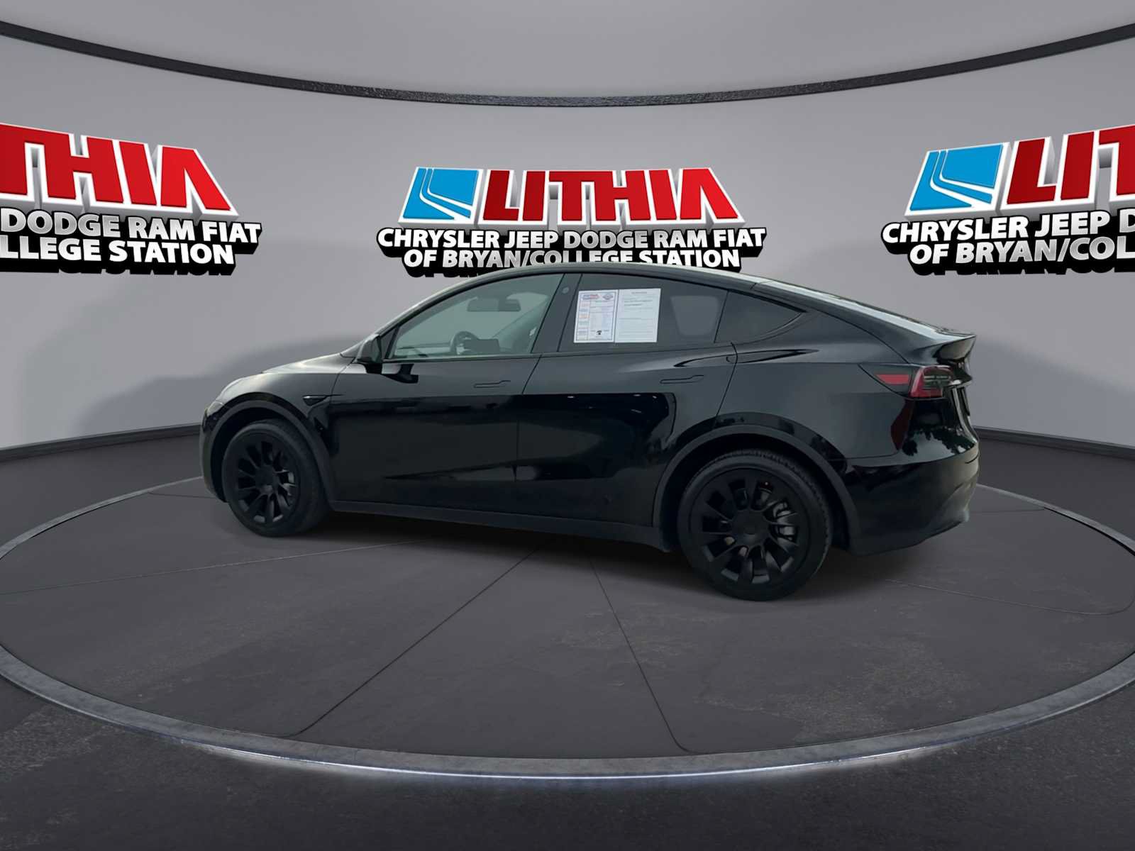Used 2023 Tesla Model Y Long Range AWD/4WD image 5