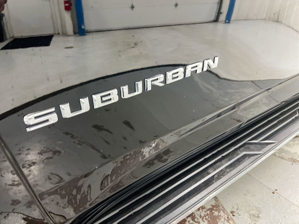 Used 2023 Chevrolet Suburban LT image 27