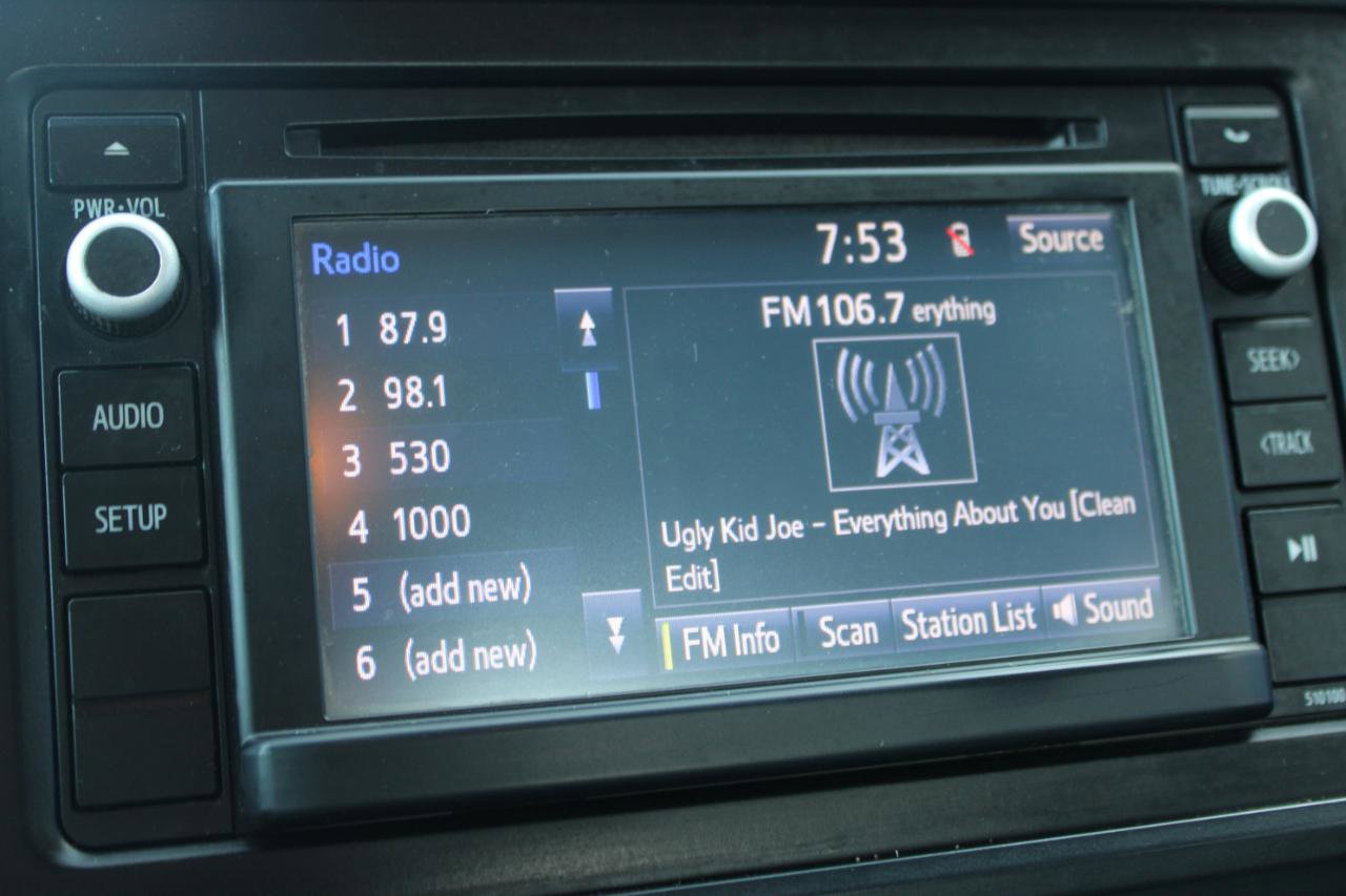 Used 2016 Toyota Tacoma SR image 27