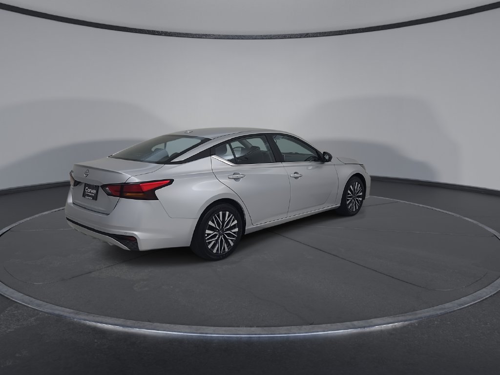 Used 2025 Nissan Altima 2.5 SV FWD image 17