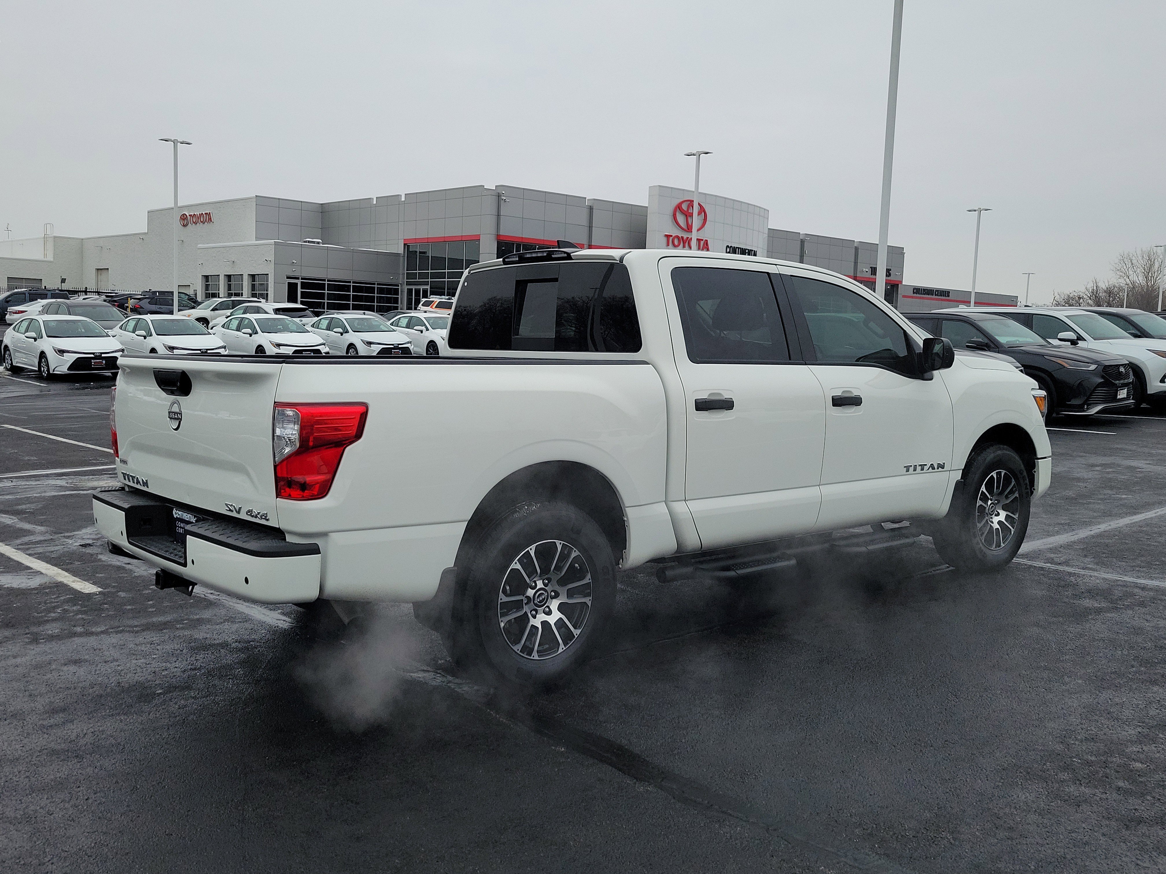 Used 2023 Nissan Titan SV w/ Accessory Utility Package image 5