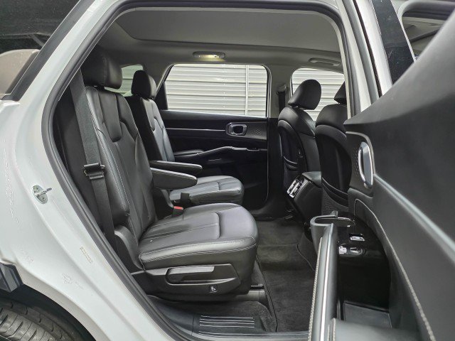 Used 2022 Kia Sorento SX AWD/4WD image 16