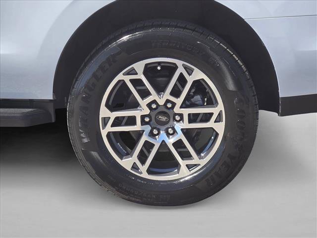 New 2026 Ford Expedition Active image 9