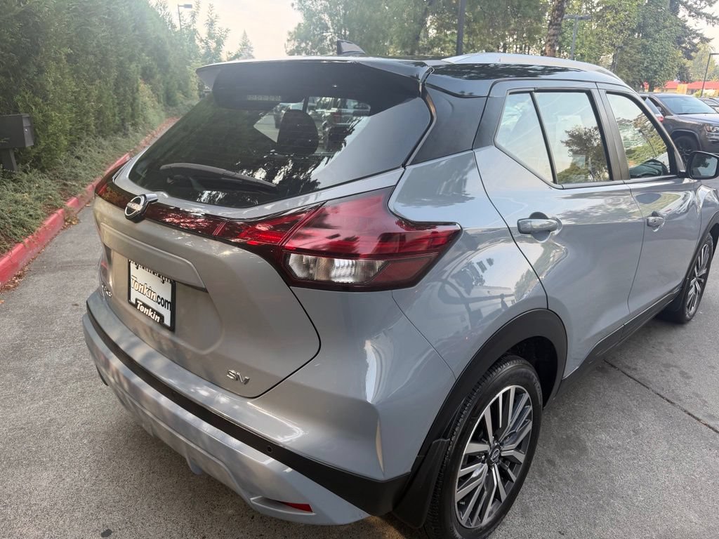 Used 2023 Nissan Kicks SV FWD image 4