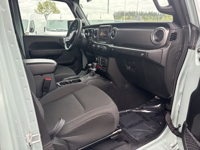 Used 2023 Jeep Wrangler Unlimited Rubicon 4xe w/ Cold Weather Group AWD/4WD image 9