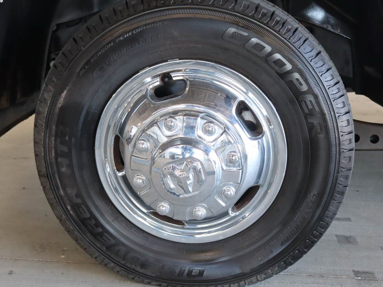 Used 2023 RAM 3500 Tradesman w/ Chrome Appearance Group AWD/4WD image 6