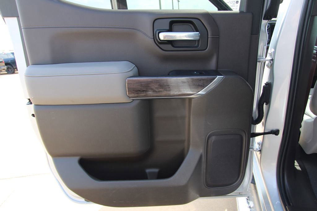Used 2021 Chevrolet Silverado 1500 LTZ AWD/4WD image 39