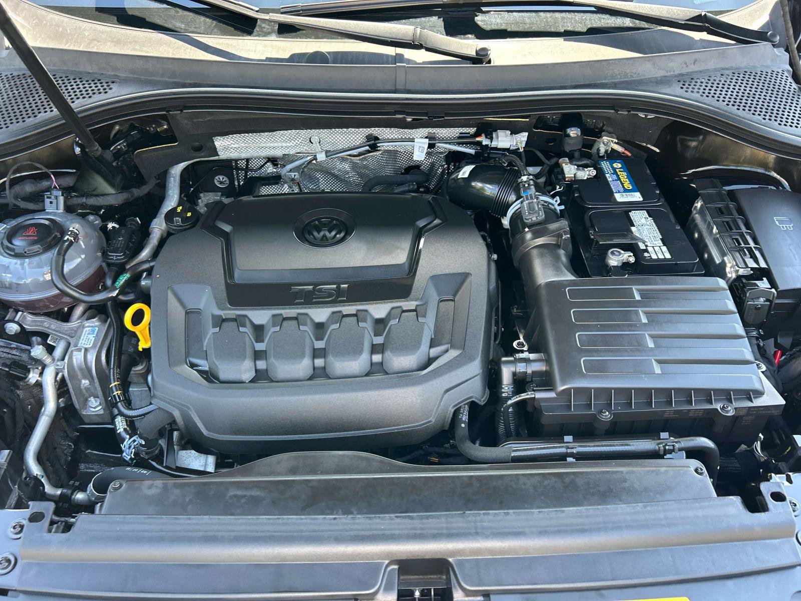 Used 2024 Volkswagen Tiguan SE R-Line FWD image 37