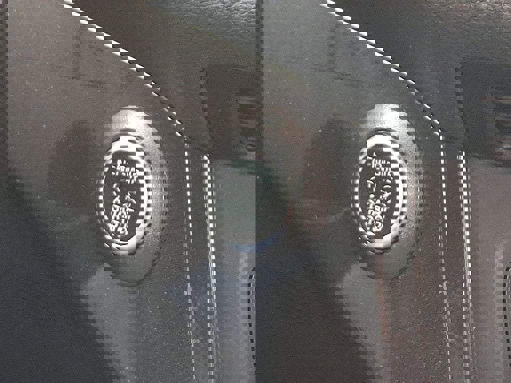 Certified 2019 Ford Escape SE image 24