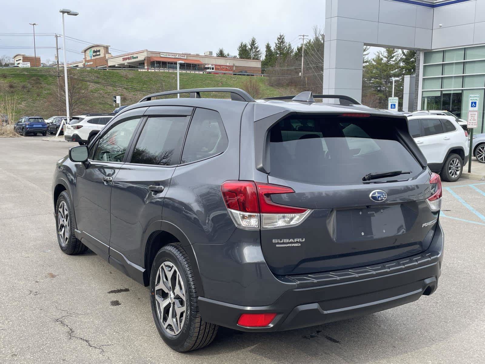 Used 2020 Subaru Forester Premium w/ Popular Package #1 AWD/4WD image 3