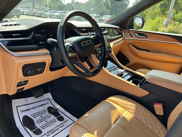 Used 2023 Jeep Grand Cherokee L Summit image 11