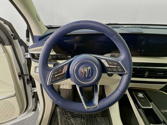 Certified 2025 Buick Enclave Avenir image 10
