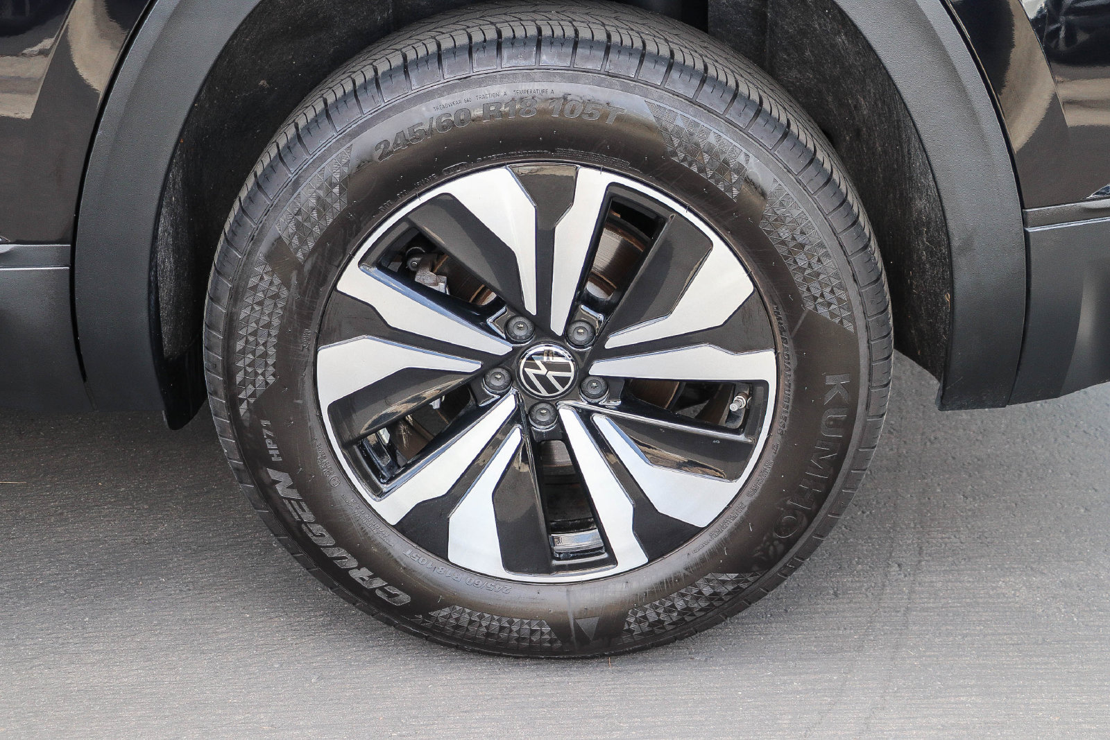 Used 2024 Volkswagen Atlas SE FWD image 12
