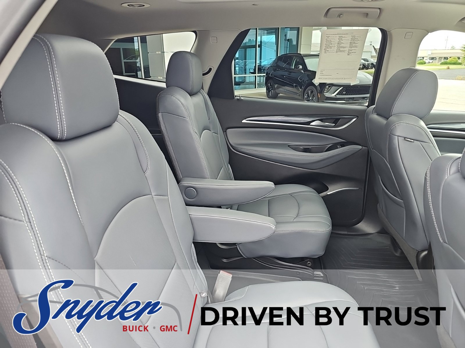 Used 2019 Buick Enclave Essence AWD/4WD image 29